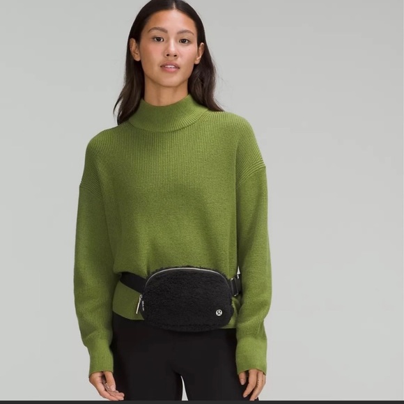 Lululemon Fleece Everywhere Belt Bag - Picture 7 of 11